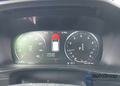 2021 Volvo Xc40 T5 R-Design z USA, uszkodzony, nr VIN YV4162UM8M2467055